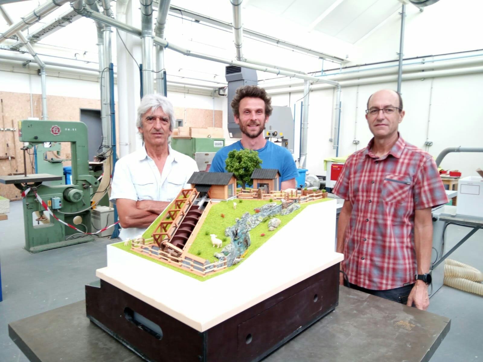 Maquette turbine hydroélectrique en bois Viseta